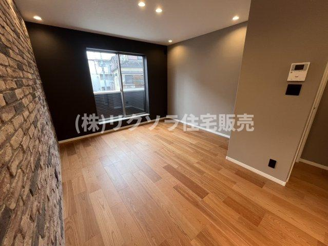 出口5丁目　中古一戸建ての居間・リビング|LDK14.5帖
■物件内覧・資金計画相談・住宅ローン相談、リフォーム相談、お問合せ受付中■
※当日・翌日のご内覧、ご相談はお電話でのお問合せがスムーズです！