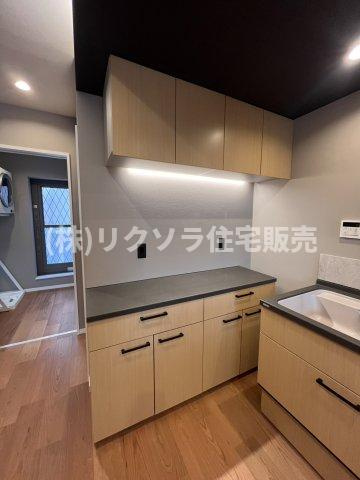 出口5丁目　中古一戸建てのダイニング|カップボード
■物件内覧・資金計画相談・住宅ローン相談、リフォーム相談、お問合せ受付中■
※当日・翌日のご内覧、ご相談はお電話でのお問合せがスムーズです！