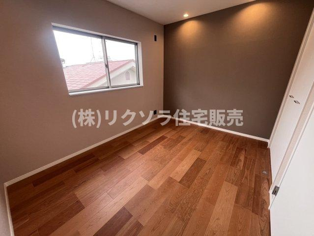 出口5丁目　中古一戸建ての子供部屋|洋室6.0帖
■物件内覧・資金計画相談・住宅ローン相談、リフォーム相談、お問合せ受付中■
※当日・翌日のご内覧、ご相談はお電話でのお問合せがスムーズです！