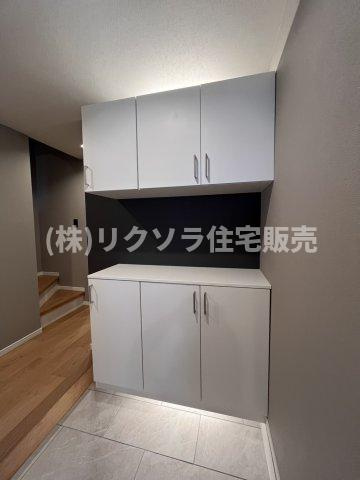 出口5丁目　中古一戸建ての収納|玄関収納
■物件内覧・資金計画相談・住宅ローン相談、リフォーム相談、お問合せ受付中■
※当日・翌日のご内覧、ご相談はお電話でのお問合せがスムーズです！