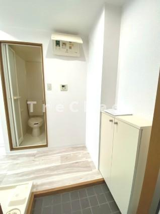 エンブレム早宮の玄関