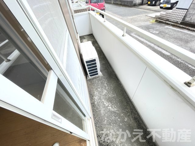 【バルコニー】 | 開放的で明るい空間を演出してくれるバルコニーです