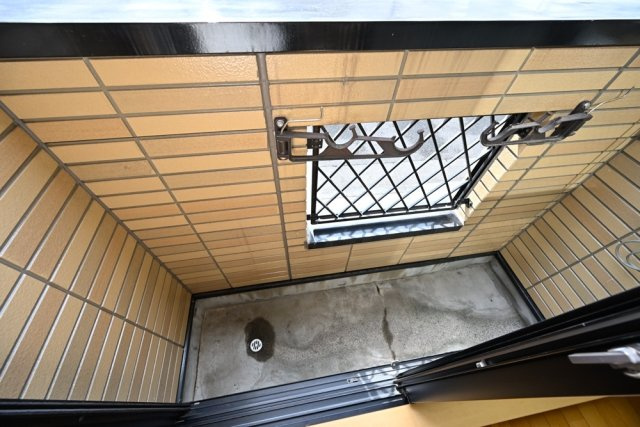 ルーク池尻　室内洗濯機置場　角部屋　2面採光のバルコニー