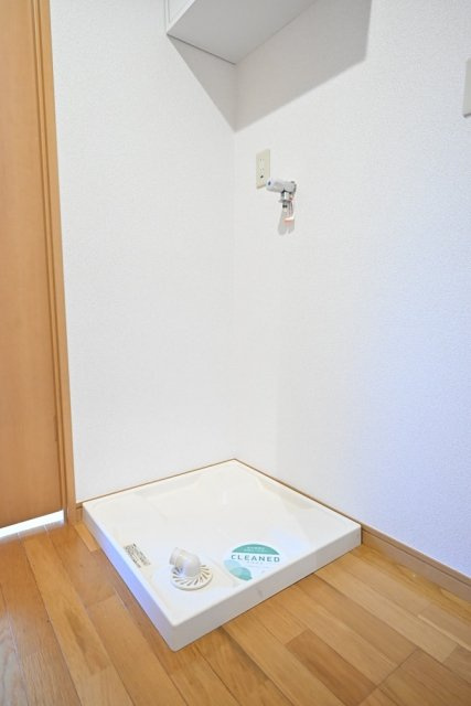 ルーク池尻　室内洗濯機置場　角部屋　2面採光の設備