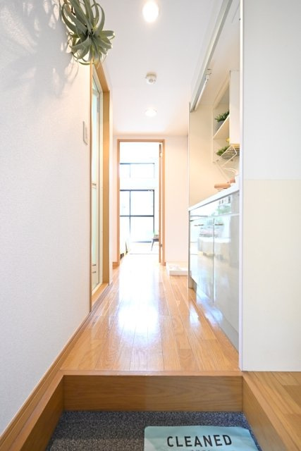 ルーク池尻　室内洗濯機置場　角部屋　2面採光の玄関