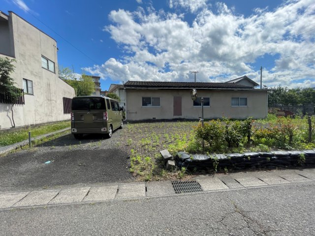 福島市上鳥渡　上物付き土地の外観