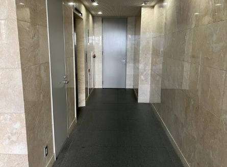 三条COHJU　BLDG．のエントランス