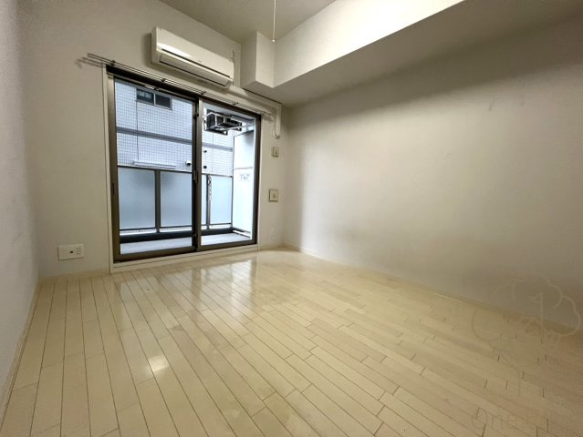 エステムコート梅田天神橋IIグラシオの居間・リビング