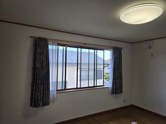 春日井石尾台の洋室