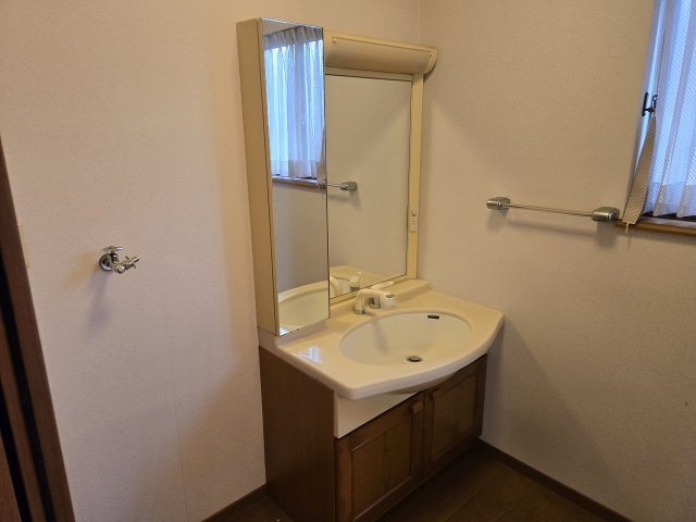 春日井石尾台の独立洗面台