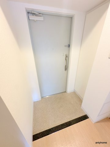 エグゼリエみなと通り　仲介手数料無料の玄関