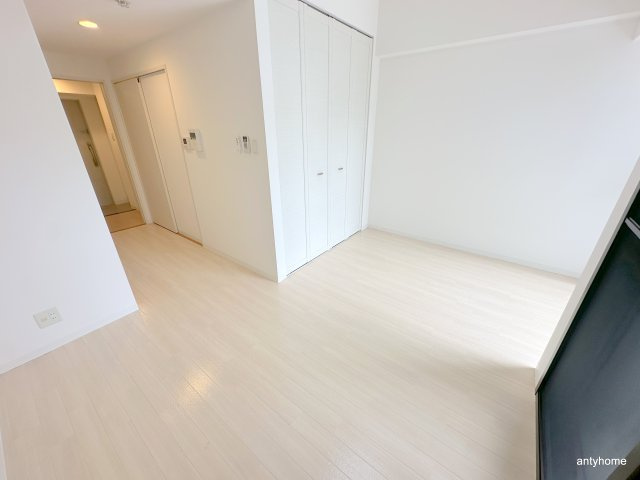 エグゼリエみなと通り　仲介手数料無料の居間・リビング