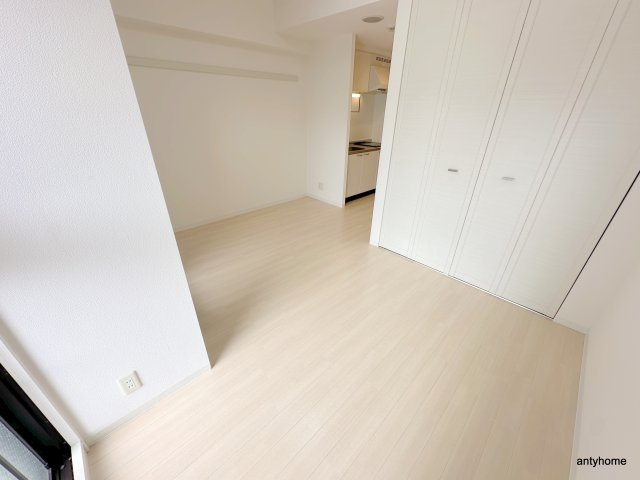 エグゼリエみなと通り　仲介手数料無料の居間・リビング