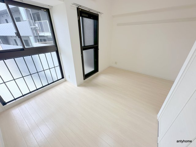 エグゼリエみなと通り　仲介手数料無料の洋室