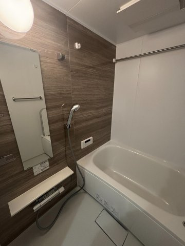 Ｄ-ＲＯＯＭ ＰＲＥＭＩＵＭ 多磨霊園駅の浴室