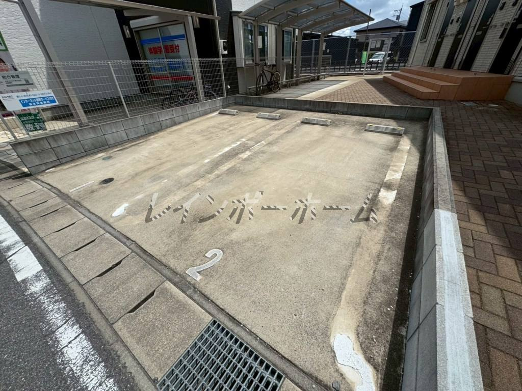 仲介手数料（賃料の1.10ヵ月）の50％OFF対象物件！の駐車場