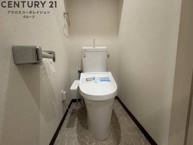 バストイレ別　温水洗浄便座