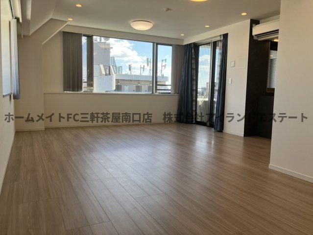 代田パークハウス　ペット相談　大型2LDK　駐車場の居間・リビング