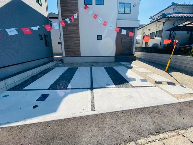 ケイアイエルデ／南区御幸西／１号棟の駐車場