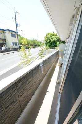 【バルコニー】 | チェストK５ | 暖かな日差しのふりそそぐバルコニー