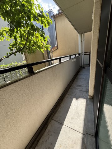 ジュネス春日のバルコニー|広々としたバルコニーです