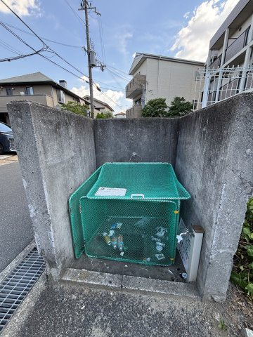 ジュネス春日のその他共用部分|ゴミ置き場です