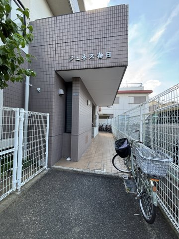 ジュネス春日のエントランス|落ち着いたエントランスです
