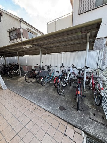 ジュネス春日のその他共用部分|駐輪場です