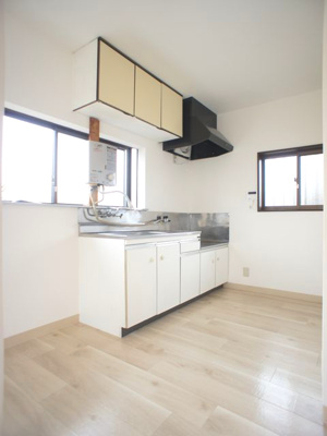 【キッチン】 | リンゴハウス | 便利な吊戸棚が付いています♪