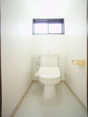 【トイレ】 | リンゴハウス | 温水洗浄暖房便座機能付きです♪