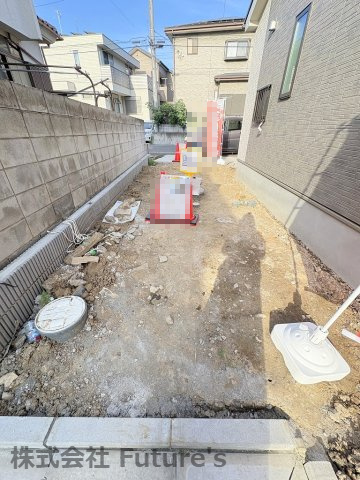 三郷市谷口　新築戸建　全1棟の駐車場|カースペース1台分付き