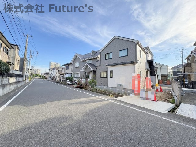 三郷市谷口　新築戸建　全1棟の前面道路含む現地写真|前面道路含む現地写真です。