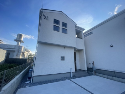 【外観】 | うるま市豊原2期（全3棟）2・3号棟 | 3号棟　並列駐車2台可♪お庭付き♪