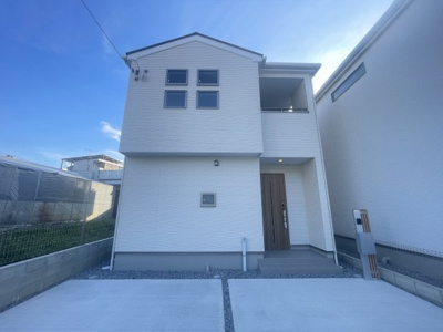 【外観】 | うるま市豊原2期（全3棟） | 3号棟　並列駐車2台可♪お庭付き♪