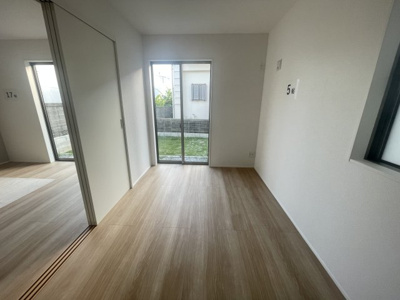 【洋室】 | うるま市豊原2期（全3棟）2・3号棟 | 3号棟　1階洋室5帖＋CL付き♪