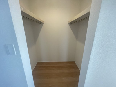 【収納】 | うるま市豊原2期（全3棟） | 3号棟　2階ホールWIC付き♪