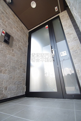 【エントランス】 | ニューインサイド | オートロック付きで安心♪