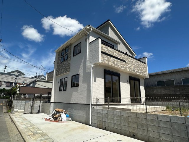 青葉区市ケ尾町新築戸建全１棟の外観|駐車2台可！お庭造りも楽しめます！