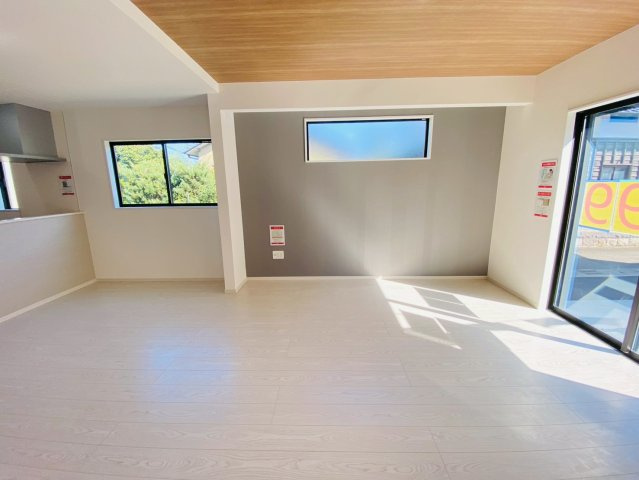 ケイアイエルデ／南区御幸西／２号棟の居間・リビング