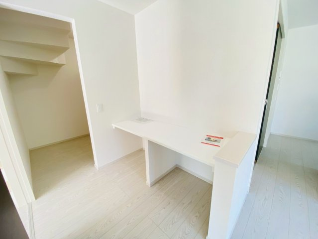 ケイアイエルデ／南区御幸西／２号棟の居間・リビング