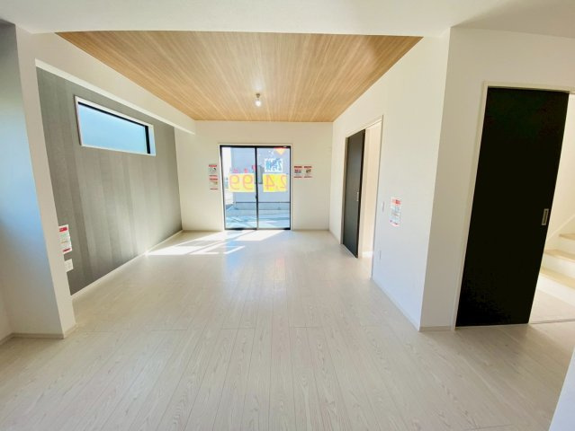 ケイアイエルデ／南区御幸西／２号棟の居間・リビング