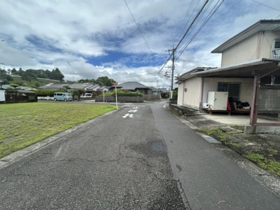 【前面道路含む現地写真】 | 都城市下長飯町　538万円