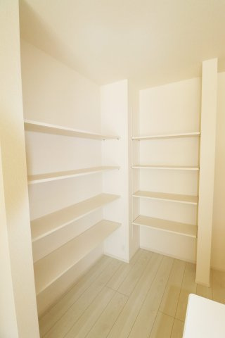 郡山市安積町南長久保1丁目　　　２号棟　　　安積３小学校、安積２中学区の収納