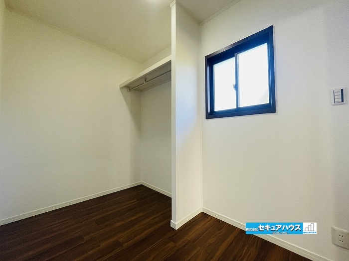 【中古住宅】知多郡阿久比町大字宮津字小廻間のその他|納戸写真です。
■株式会社　セキュアハウス■
住宅ローンに強く、知識、経験豊富なスタッフ在籍
お客様に寄り添い、ご成約後もサポート致します。