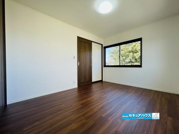 【中古住宅】知多郡阿久比町大字宮津字小廻間の洋室|洋室写真です。
■株式会社　セキュアハウス　豊明支店■
住宅ローンに強く、知識、経験豊富なスタッフ在籍
お客様に寄り添い、ご成約後もサポート致します