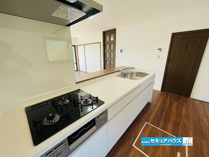 【中古住宅】知多郡阿久比町大字宮津字小廻間のキッチン|キッチン写真です。
■株式会社　セキュアハウス■
住宅ローンに強く、知識、経験豊富なスタッフ在籍
お客様に寄り添い、ご成約後もサポート致します。