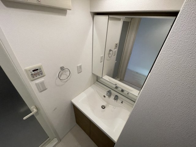クオリス神戸本山レジデンスの洗面所