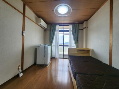 ハイライフ嵯峨の居間・リビング|洋室