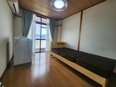 ハイライフ嵯峨の居間・リビング|洋室