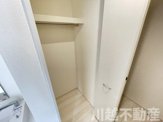 新河岸駅まで徒歩１５分　カースペース2台分の収納|当社で火災保険も取り扱っています